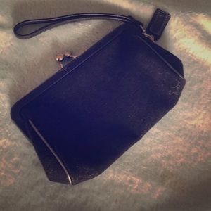 Elegant coach clutch